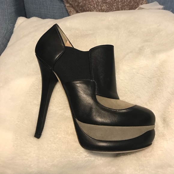 Fendi Tronchetto Nappa & Camoscio Booties. Black and Graphite. Size 39.5 - Picture 2 of 6